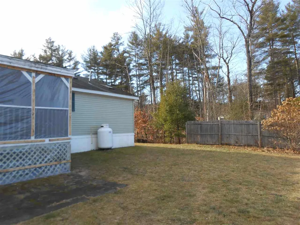 34 Oak Lane Tamworth NH 03886