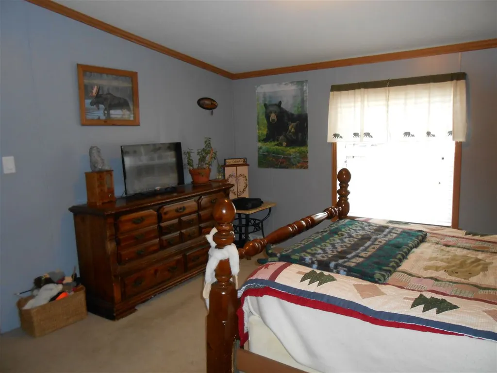 34 Oak Lane Tamworth NH 03886