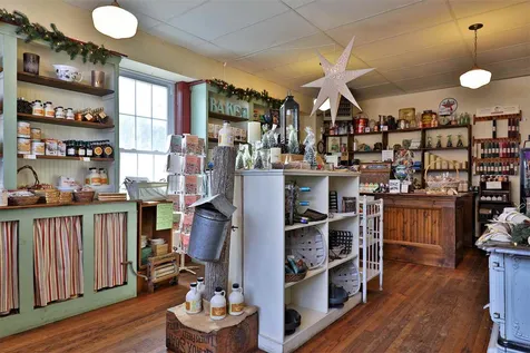 55 North Main Street Rochester VT 05767