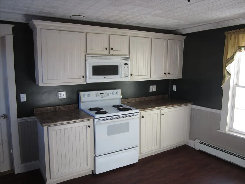 18 Christian Hill Road Swanzey NH 03446