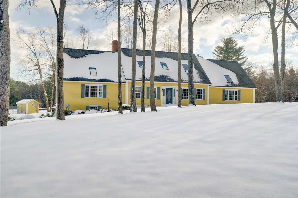 21 Willowbrook Avenue Greenland NH 03840