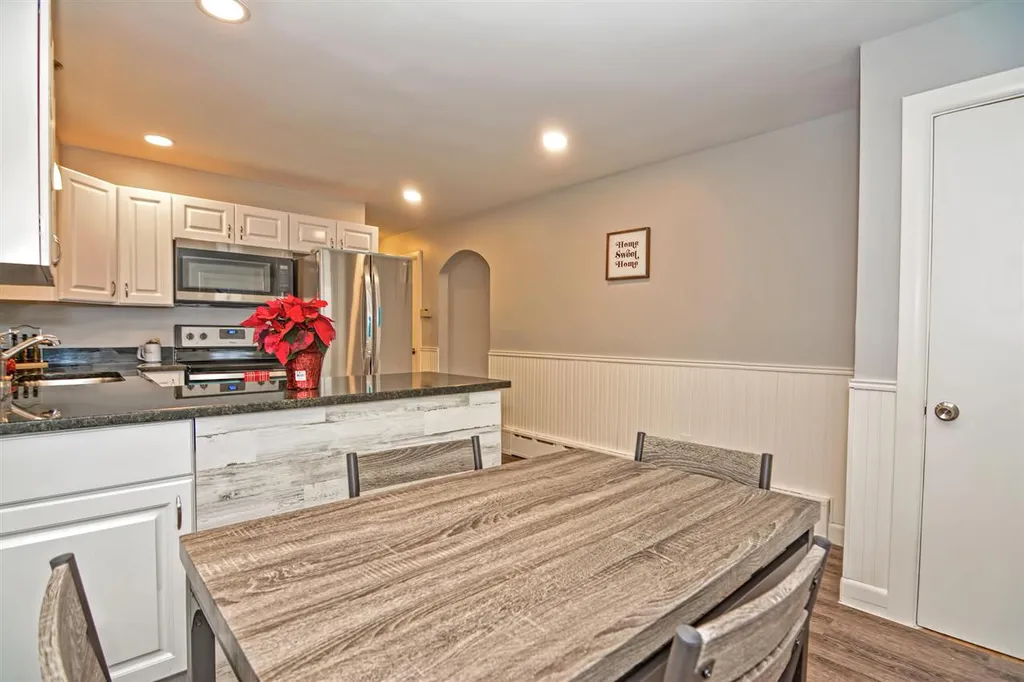 5 Gloria Street Rochester NH 03867