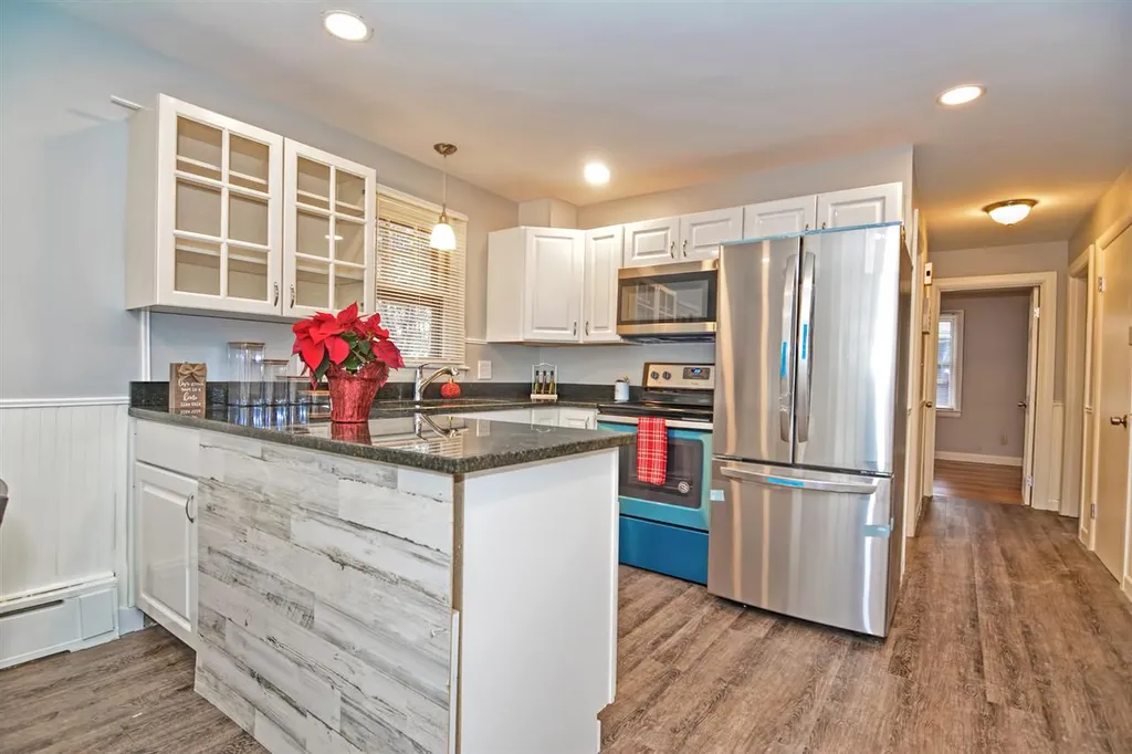 5 Gloria Street Rochester NH 03867