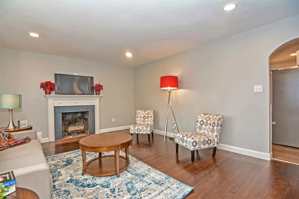 5 Gloria Street Rochester NH 03867