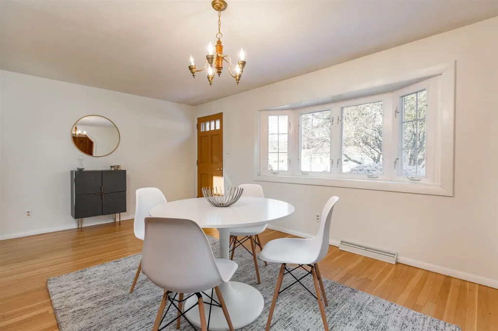 29 Suzanne Drive Portsmouth NH 03801-5924