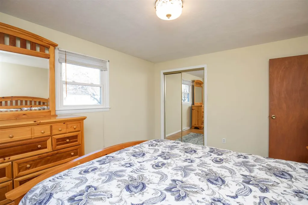 29 Suzanne Drive Portsmouth NH 03801-5924