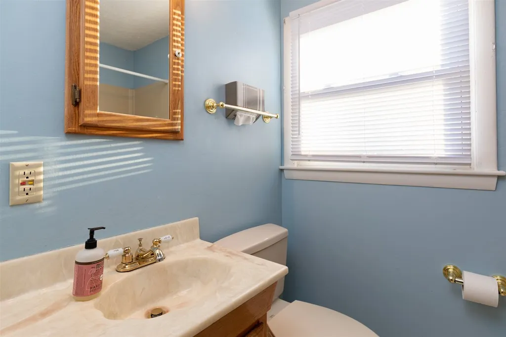 29 Suzanne Drive Portsmouth NH 03801-5924