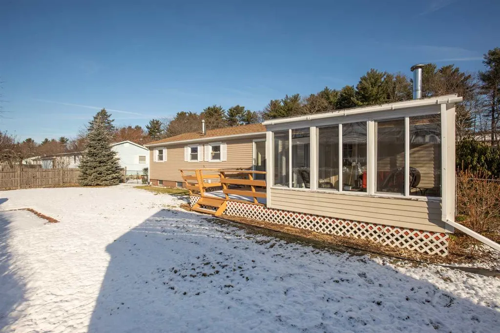 29 Suzanne Drive Portsmouth NH 03801-5924