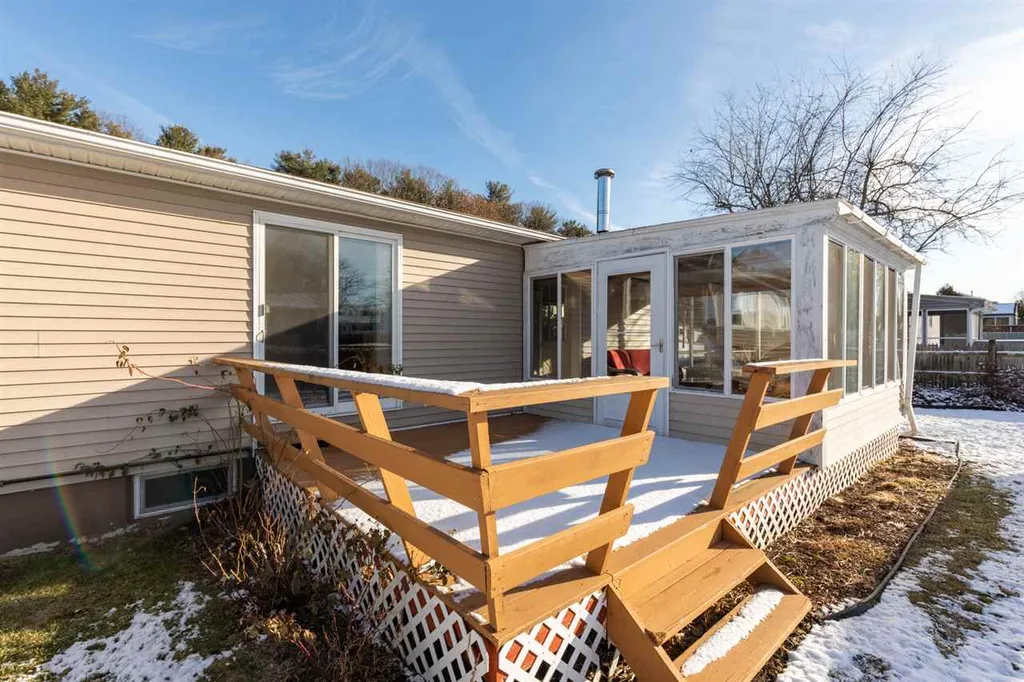 29 Suzanne Drive Portsmouth NH 03801-5924