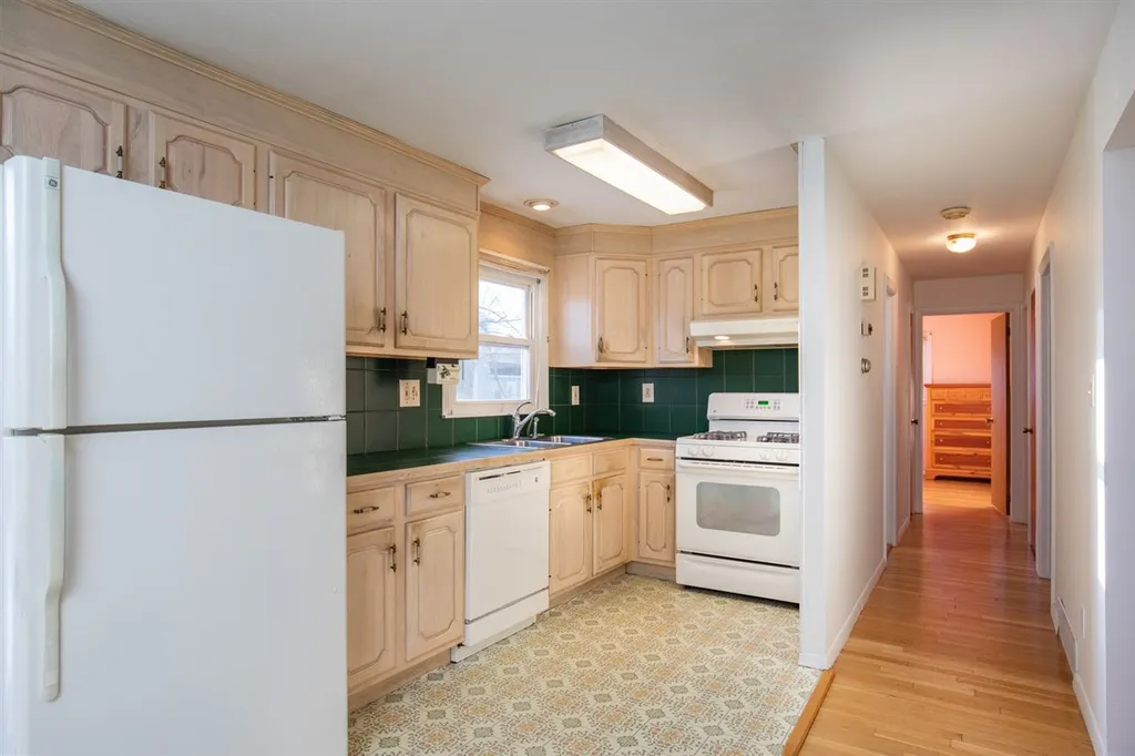 29 Suzanne Drive Portsmouth NH 03801-5924