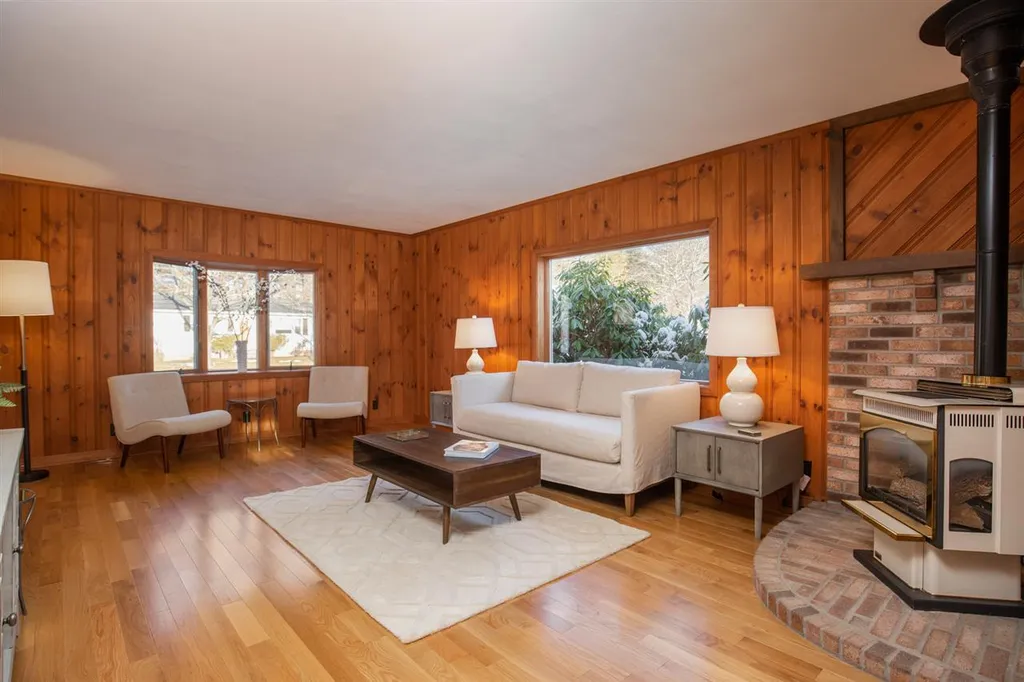 29 Suzanne Drive Portsmouth NH 03801-5924