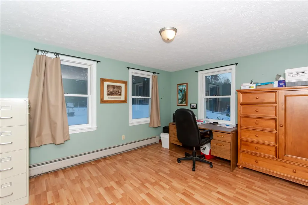 19 Windbrook Drive Epping NH 03042