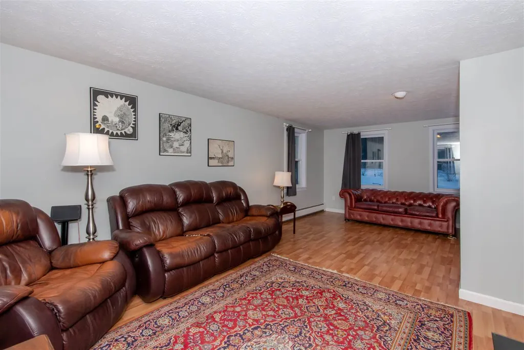 19 Windbrook Drive Epping NH 03042