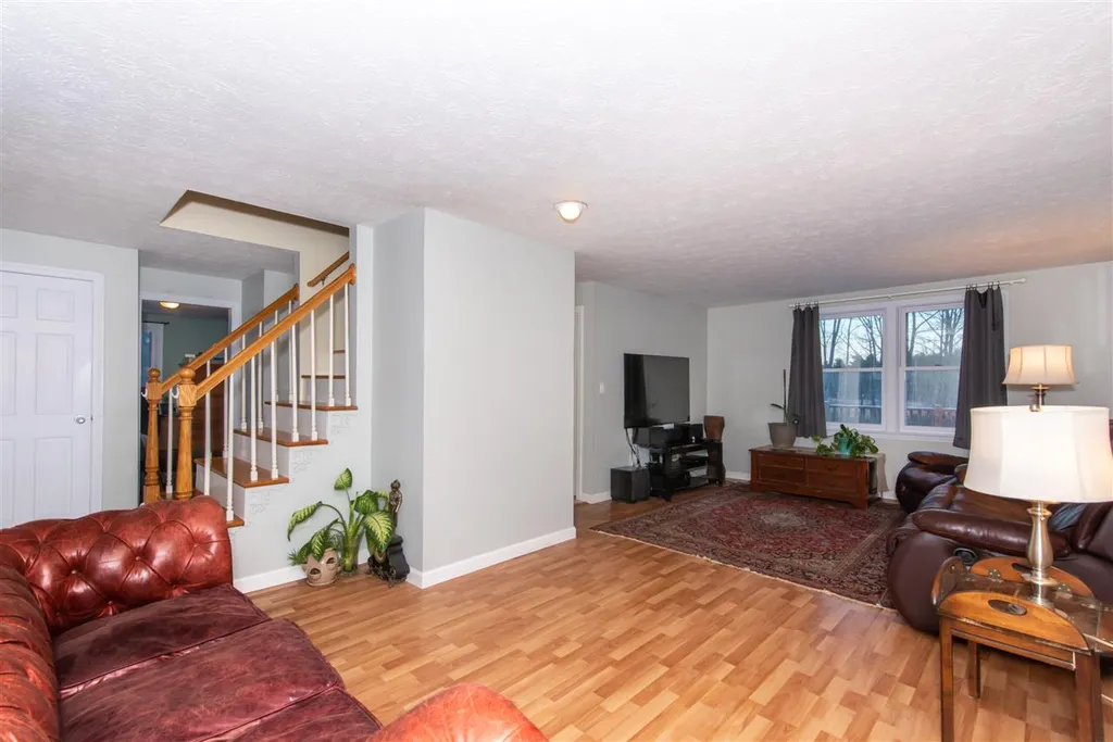 19 Windbrook Drive Epping NH 03042