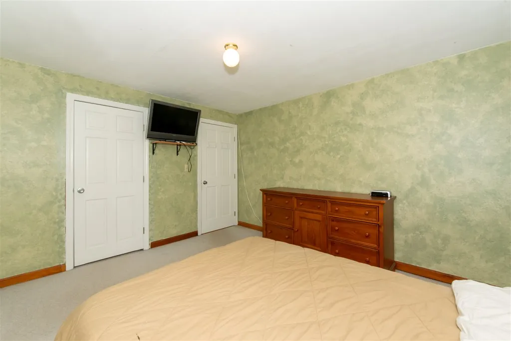 19 Windbrook Drive Epping NH 03042