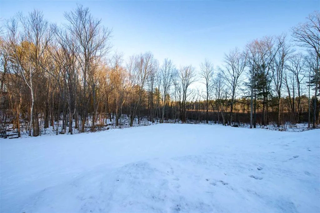 19 Windbrook Drive Epping NH 03042
