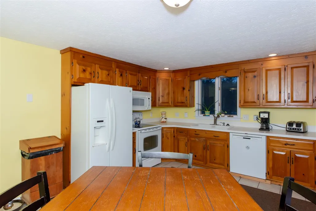19 Windbrook Drive Epping NH 03042