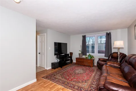 19 Windbrook Drive Epping NH 03042
