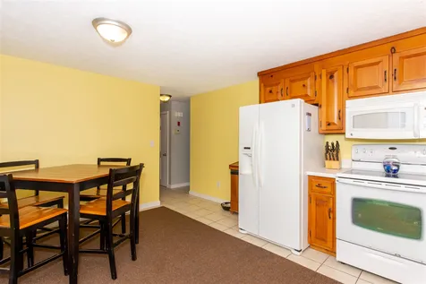 19 Windbrook Drive Epping NH 03042