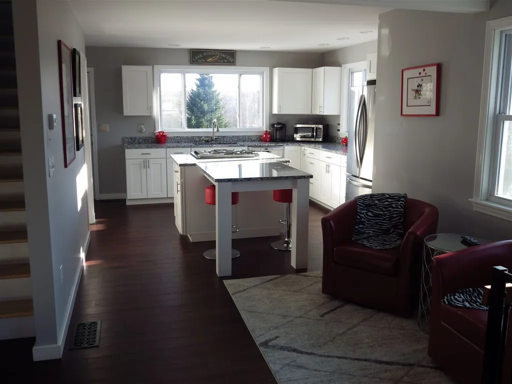 71 Bay Street Wolfeboro NH 03894