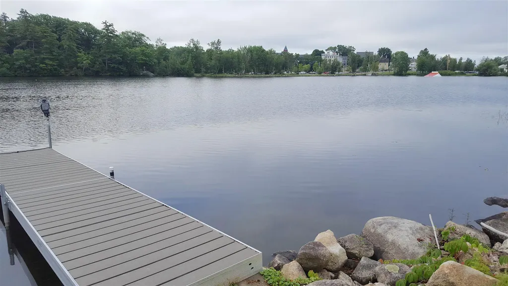 71 Bay Street Wolfeboro NH 03894