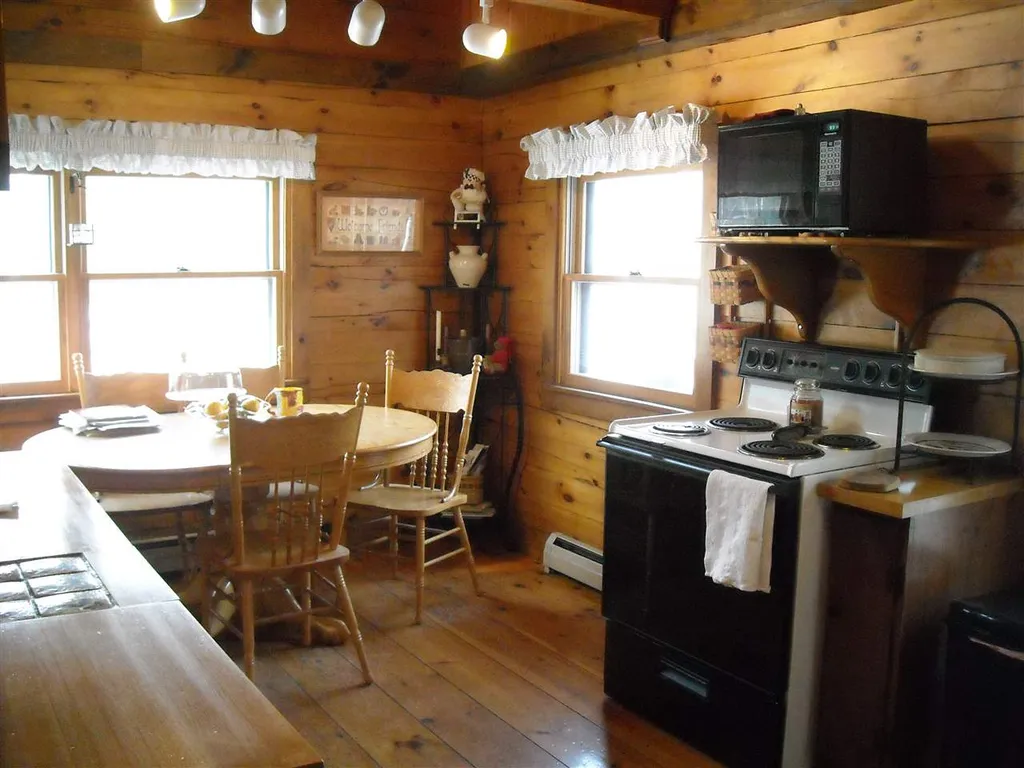 141 Choate Road Enfield NH 03748