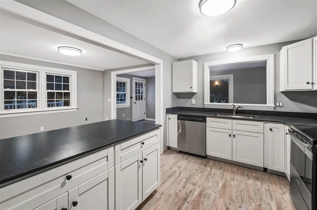 5 Dexter Road Salem NH 03079