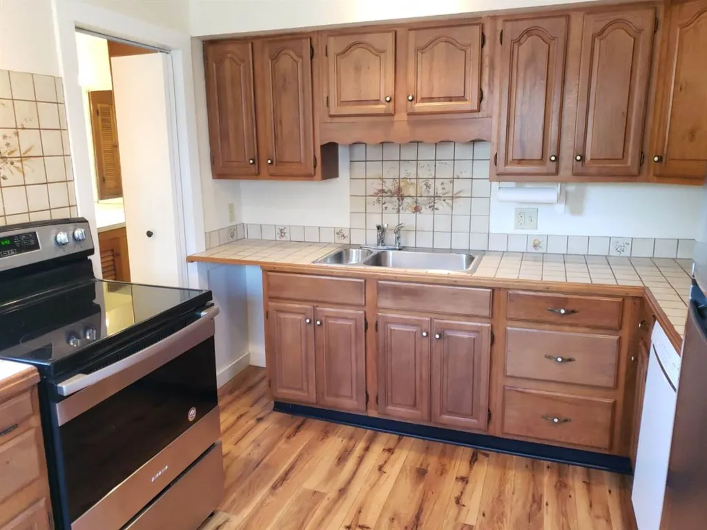 9 Hollow Road Waterbury VT 05677