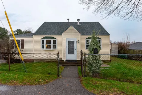 11 Mead Street Kittery ME 03904
