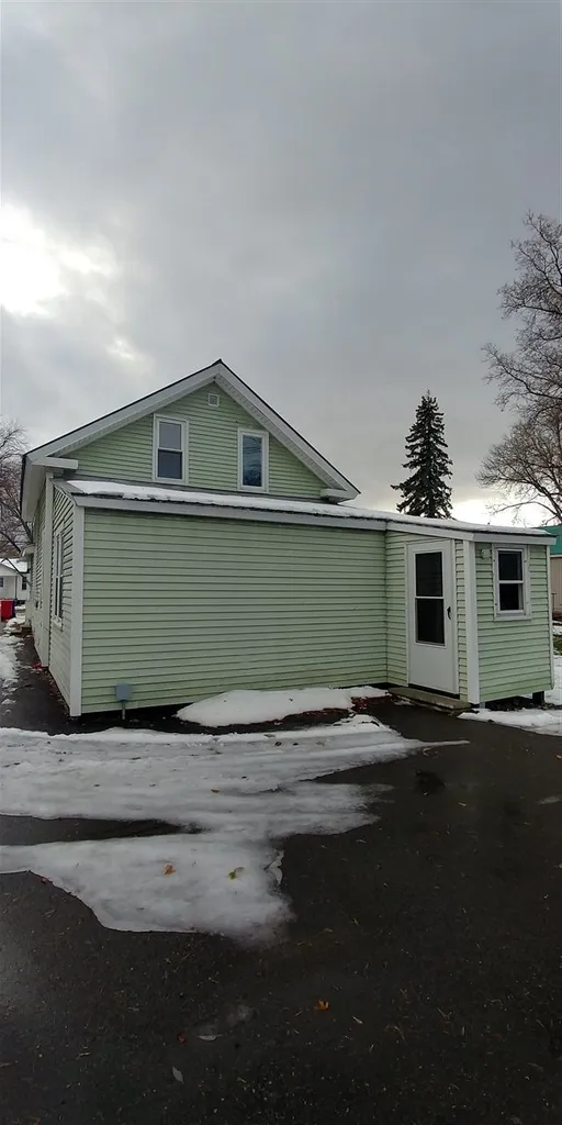 27 Lower Welden Street St. Albans City VT 05478