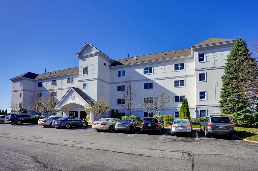 16 Mountain Laurels Drive Nashua NH 03062