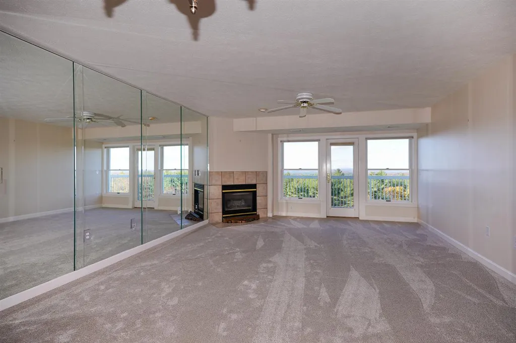 16 Mountain Laurels Drive Nashua NH 03062