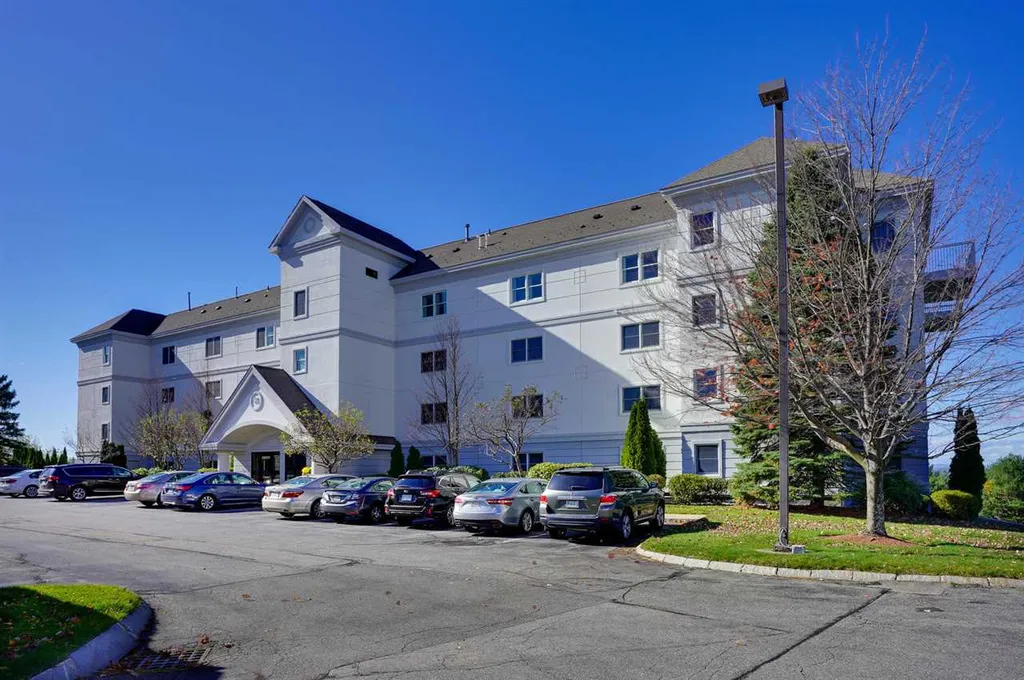 16 Mountain Laurels Drive Nashua NH 03062