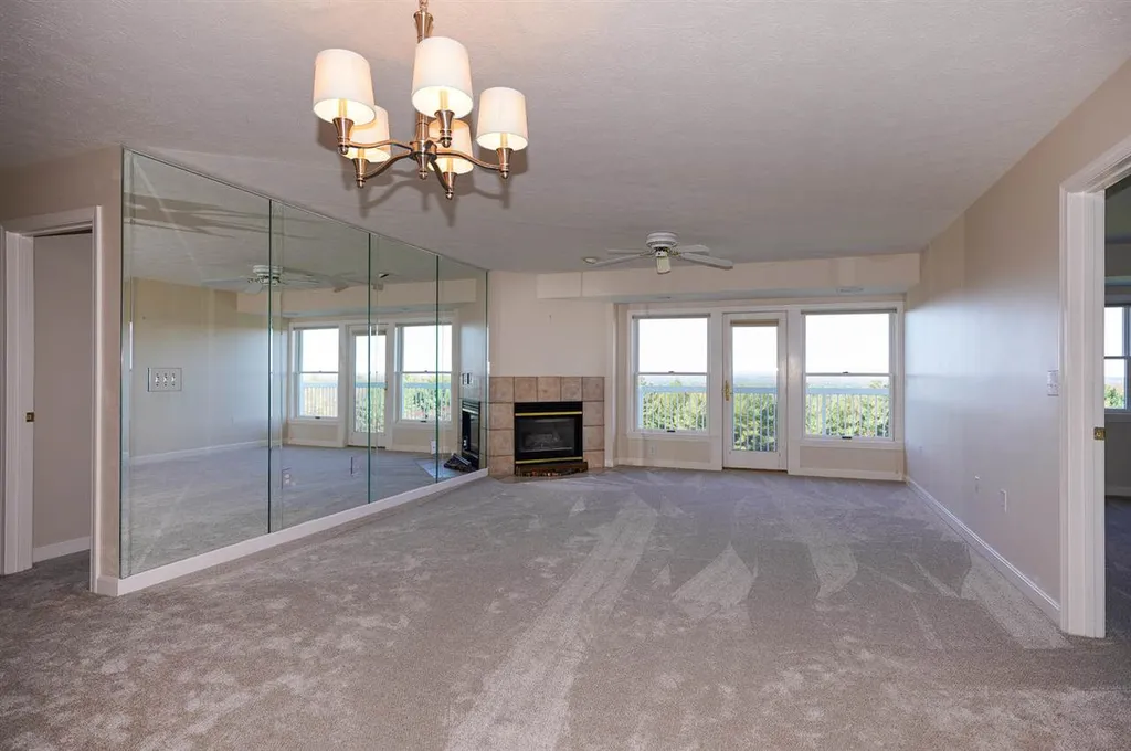 16 Mountain Laurels Drive Nashua NH 03062