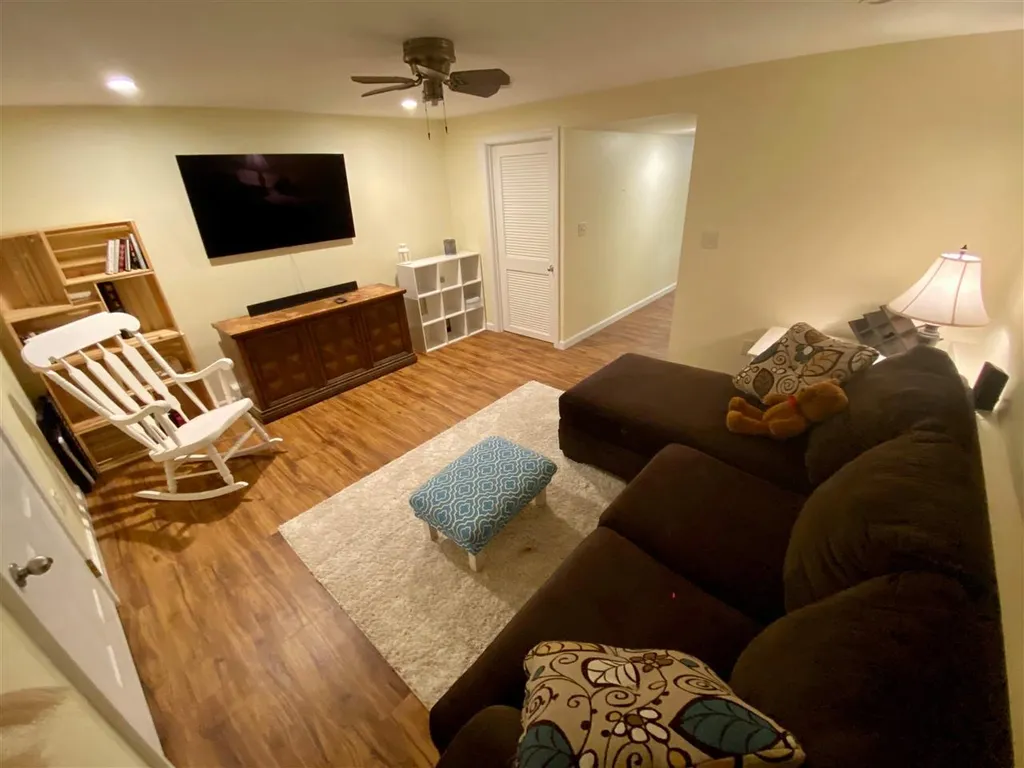 25 Wildwood Road Laconia NH 03246