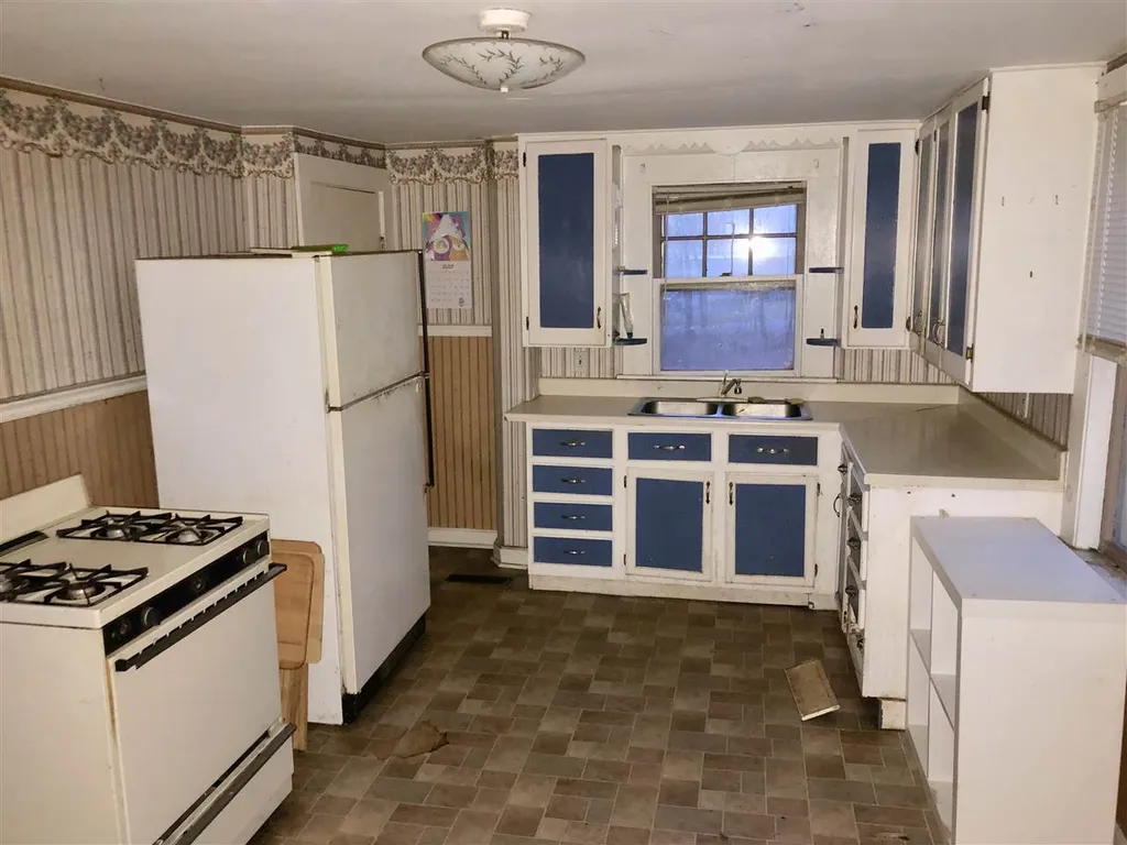 28 Western Avenue Rochester NH 03867