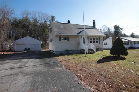11 Elmer Avenue Hooksett NH 03106