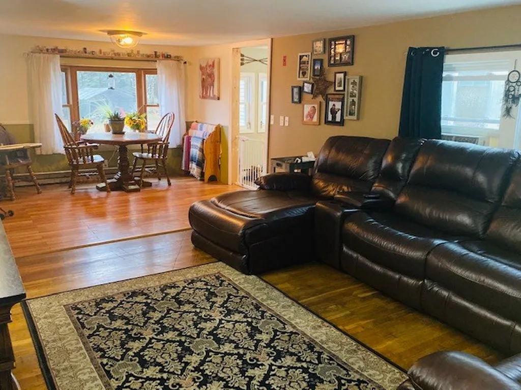 1 Cyrus Court Raymond NH 03077