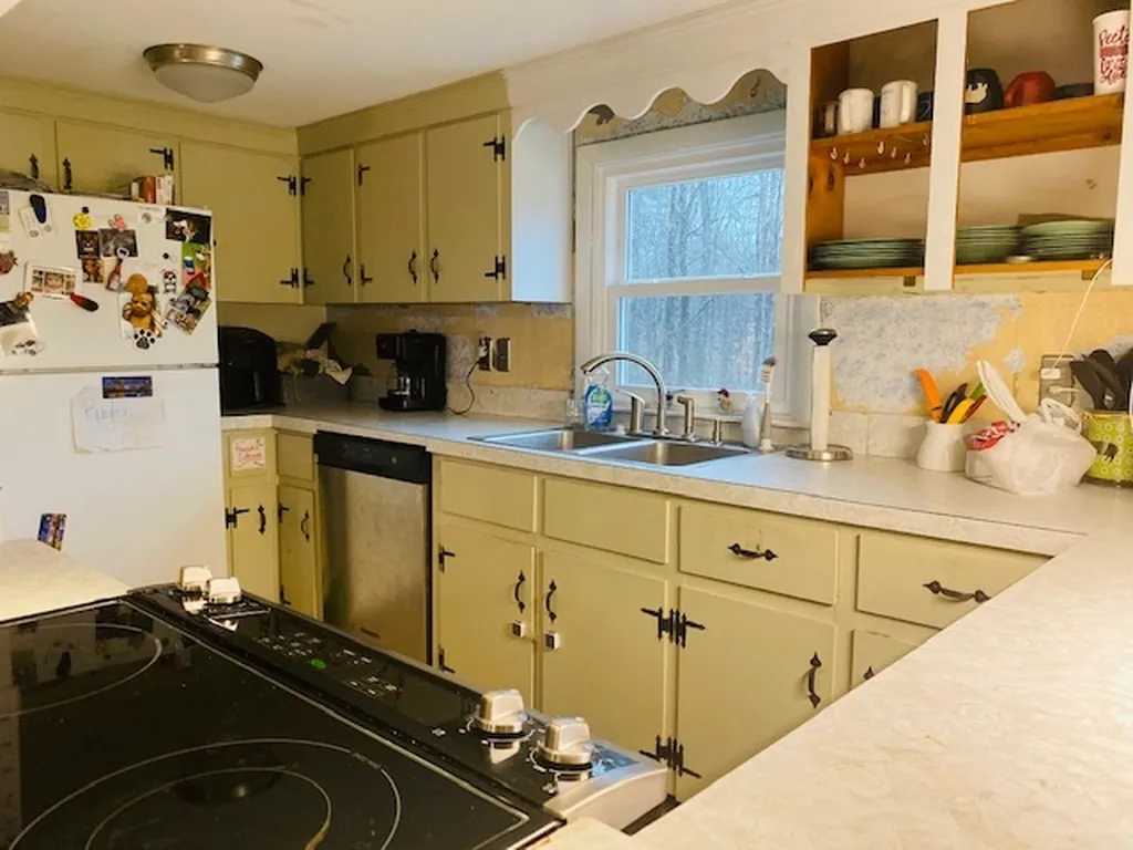1 Cyrus Court Raymond NH 03077