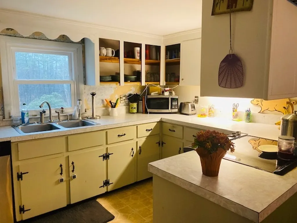 1 Cyrus Court Raymond NH 03077