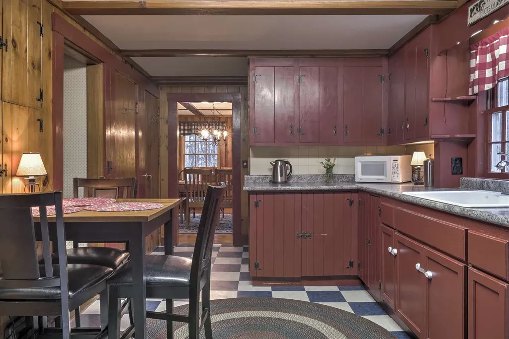 62 Christian Hill Road Swanzey NH 03446