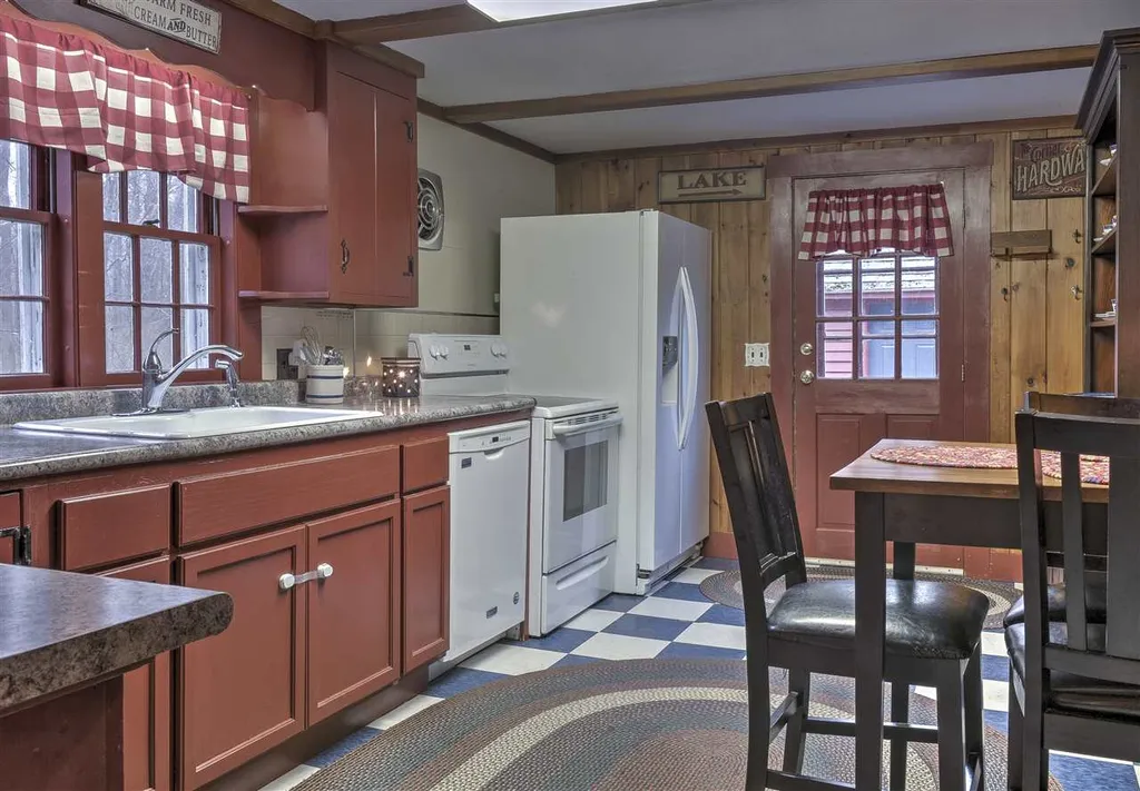 62 Christian Hill Road Swanzey NH 03446
