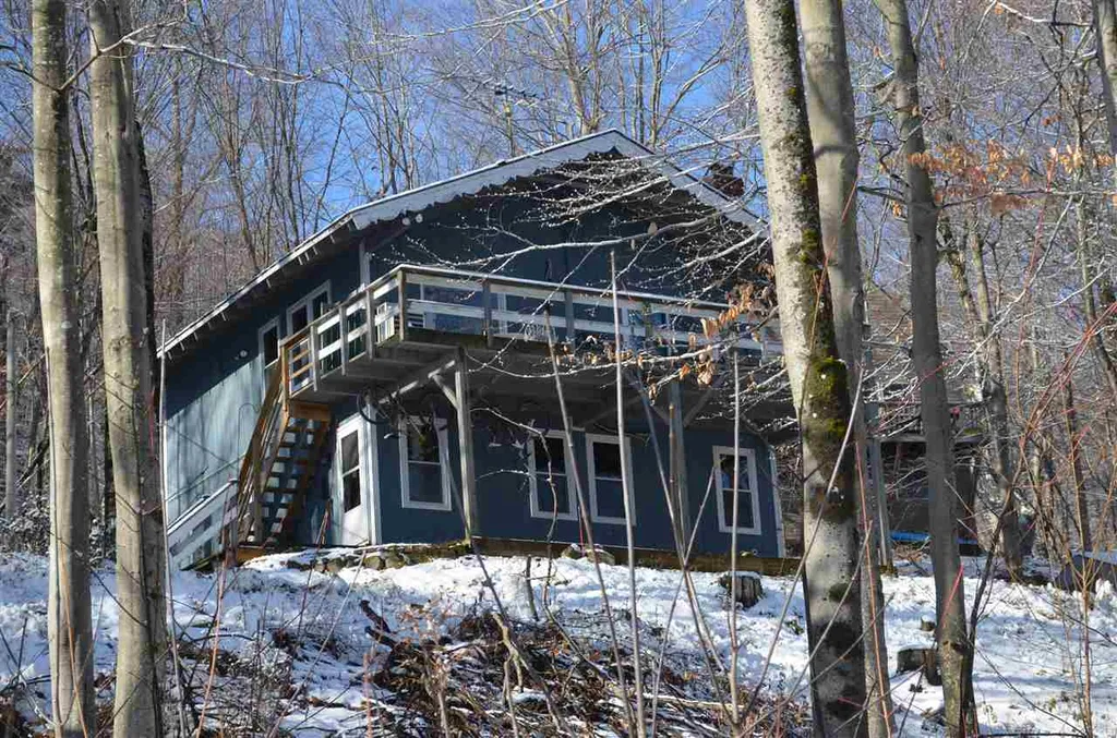 25 Hilltop Drive Newbury NH 03255