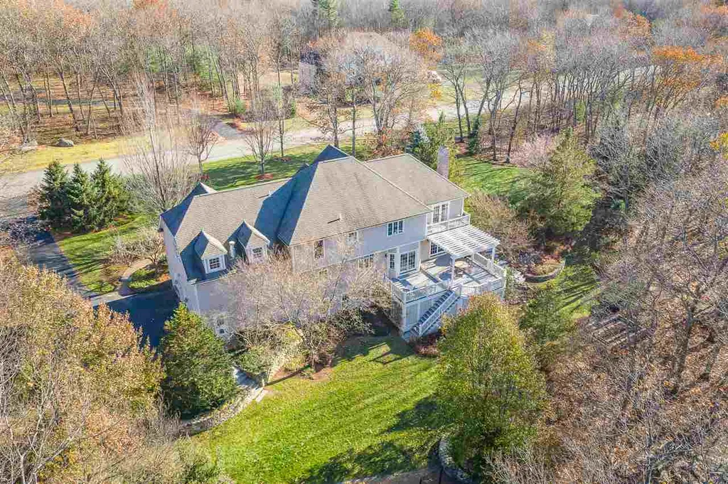 2 Sherwood Road Windham NH 03087