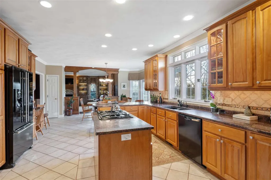 2 Sherwood Road Windham NH 03087