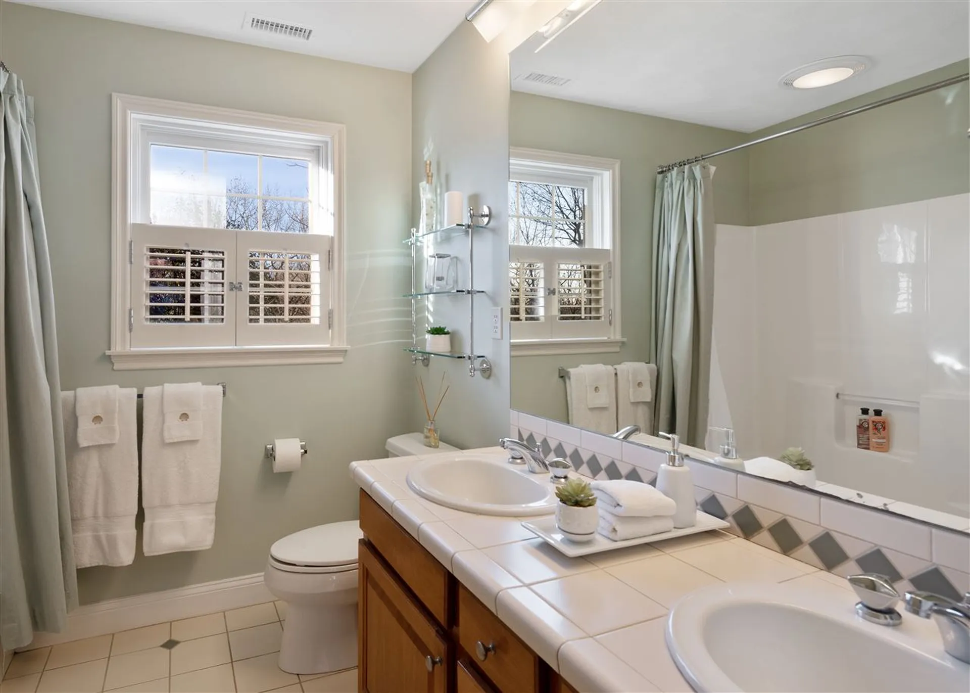 2 Sherwood Road Windham NH 03087