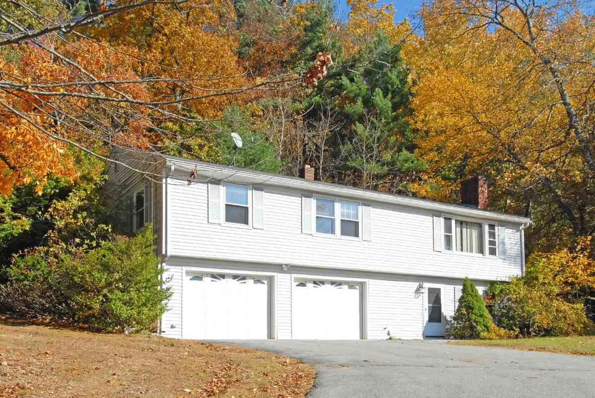 28 Sherwood Circle Salem NH 03079