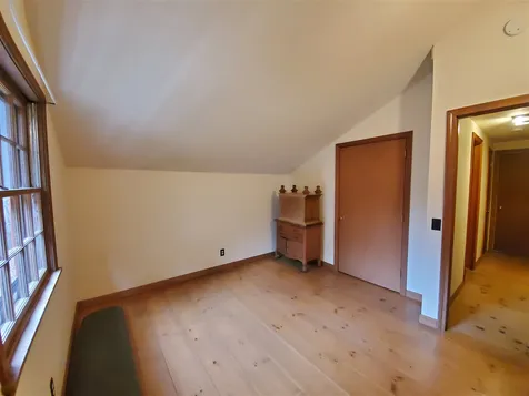 25 Moss Hollow Lane Newfane VT 05345