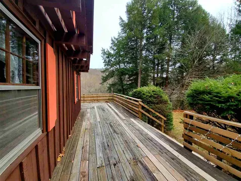 25 Moss Hollow Lane Newfane VT 05345