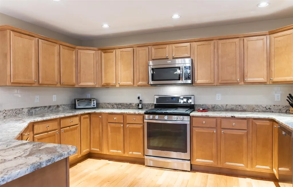 19a Clearview Circle Hudson NH 03051